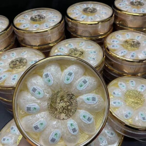 Authentic traceable bird's nest, fully dried, ready to stew, nourishing supplement for pregnant women, no soaking required, gift box packaging.Authentic traceable bird's nest, fully dried, ready to stew, nourishing supplement for pregnant women, no soaking required, gift box packaging.